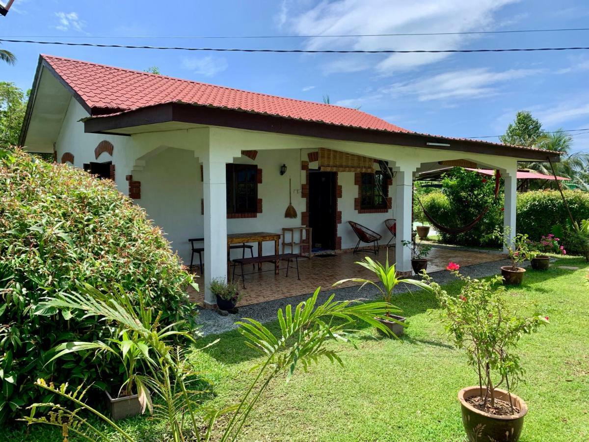 Lovely Garden Villas Pantai Cenang  Eksteriør billede