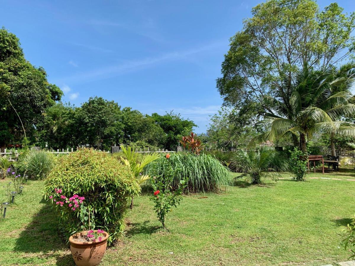 Lovely Garden Villas Pantai Cenang  Eksteriør billede